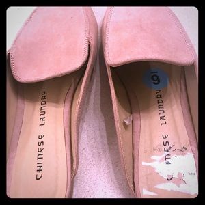 Rose colored Chinese Laundry size 6 mule